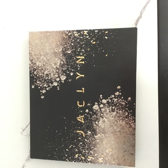 Jacklyn cosmetics luxe legacy palette! - Picture 3 of 4